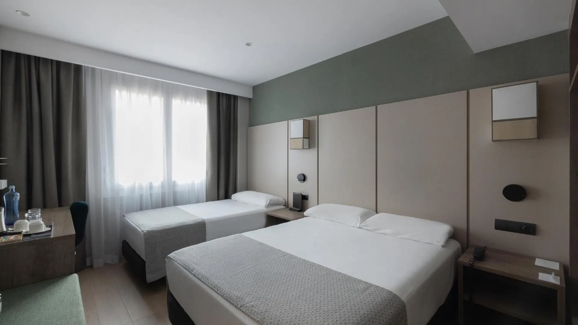 Catalonia Albeniz Hotel Barcelona 3*,
