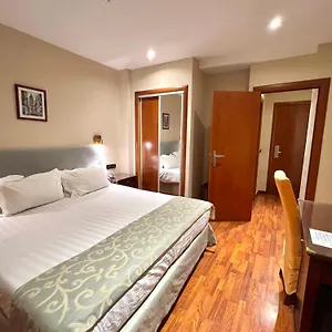 Carlos V Otel Málaga